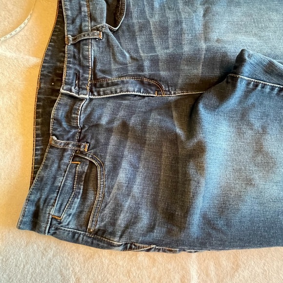 Chico’s size 1.5 stretch skinny jeans in medium wash - Picture 4 of 10